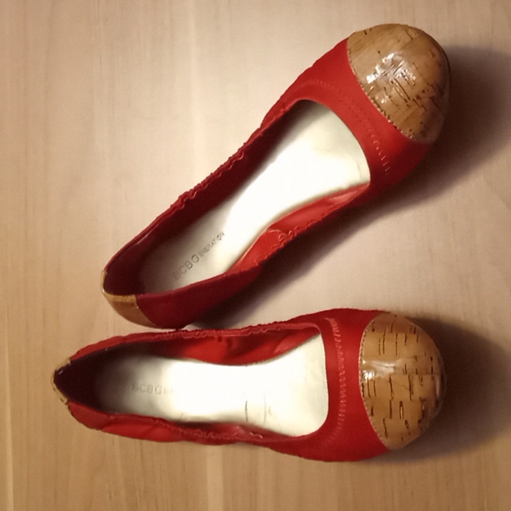 BCBGeneration "Elley" Ballet Flats Red with Cork Look Toe & Heel in Size 8.5B